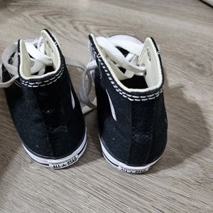 Toddler size 8 converse